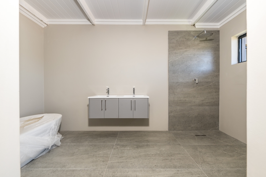 3 Bedroom Property for Sale in Outeniquasbosch Western Cape